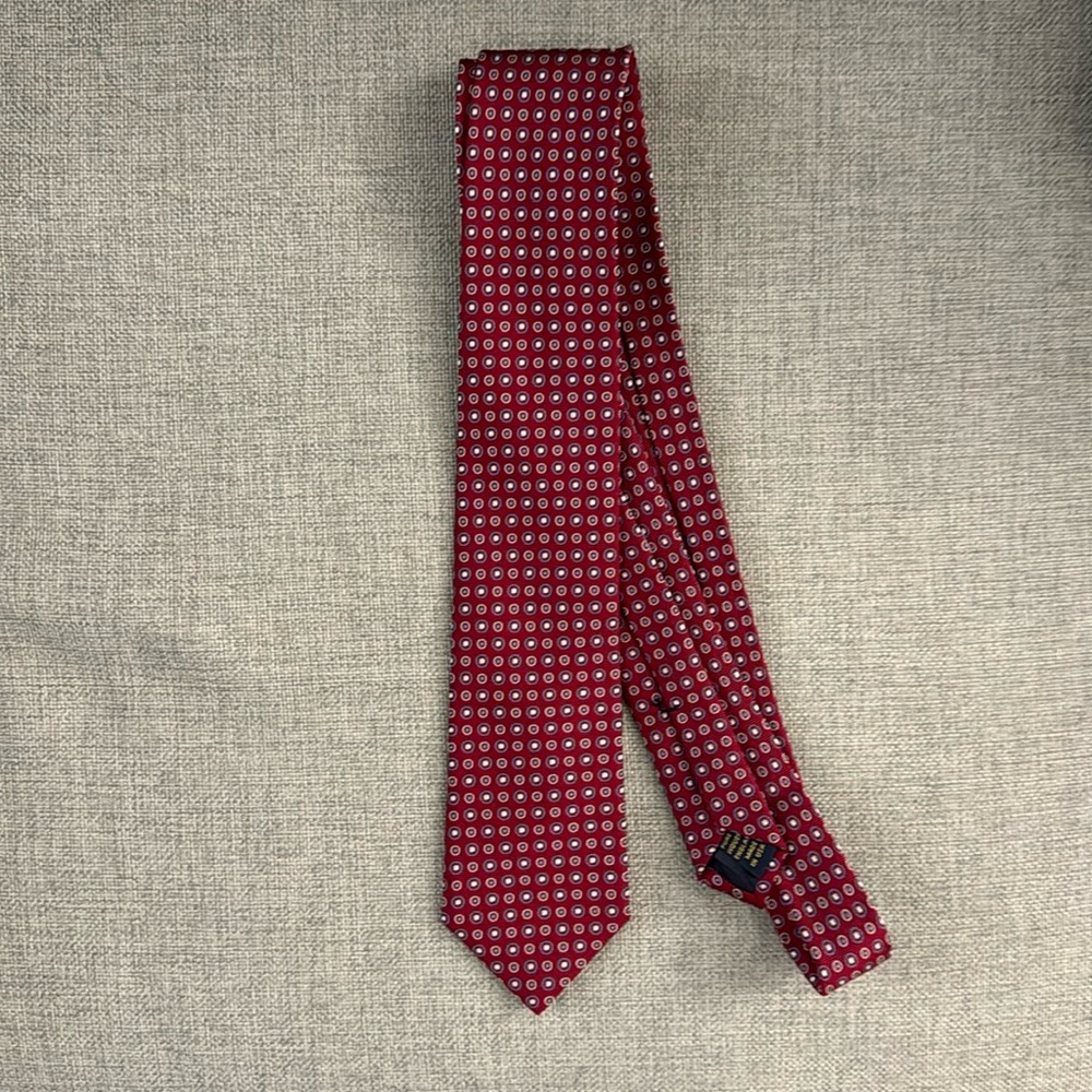 Brooks Brothers red tie